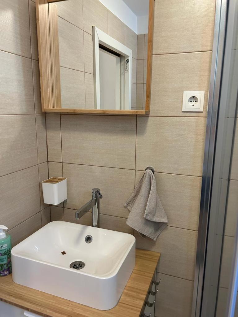 Nia Apartament *